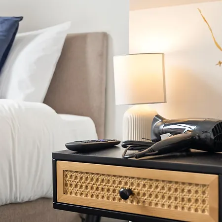 #2 - Location - Private Ensuite, Smart Tv, Fast Wifi And Free Parking - By Yoko ゲストハウス 3*