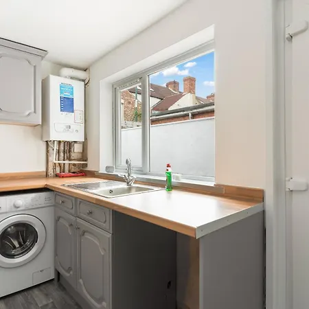 #2 - Location - Private Ensuite, Smart Tv, Fast Wifi And Free Parking - By Yoko Gasthuis Redcar